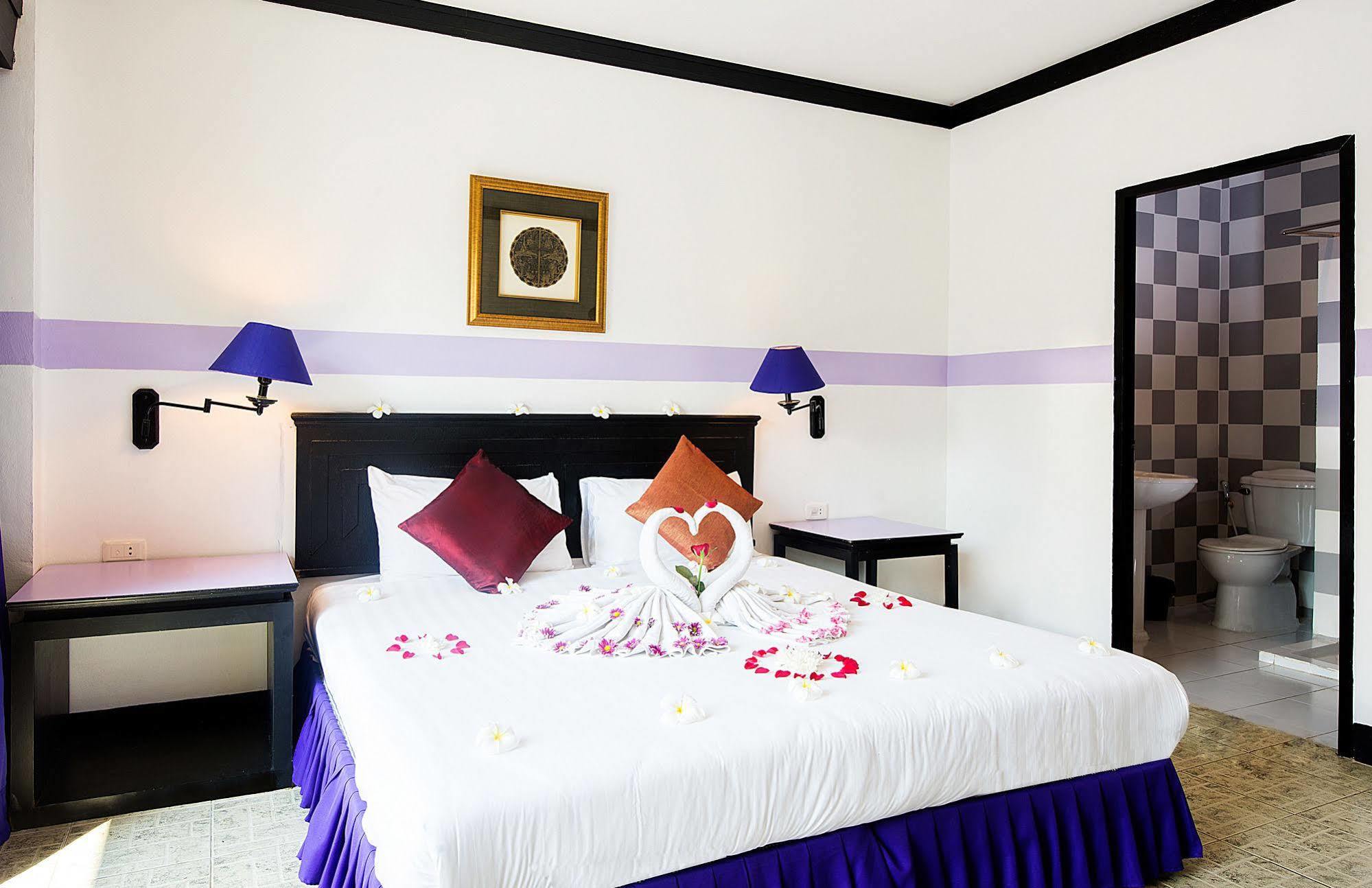 Asena Karon Resort Buitenkant foto